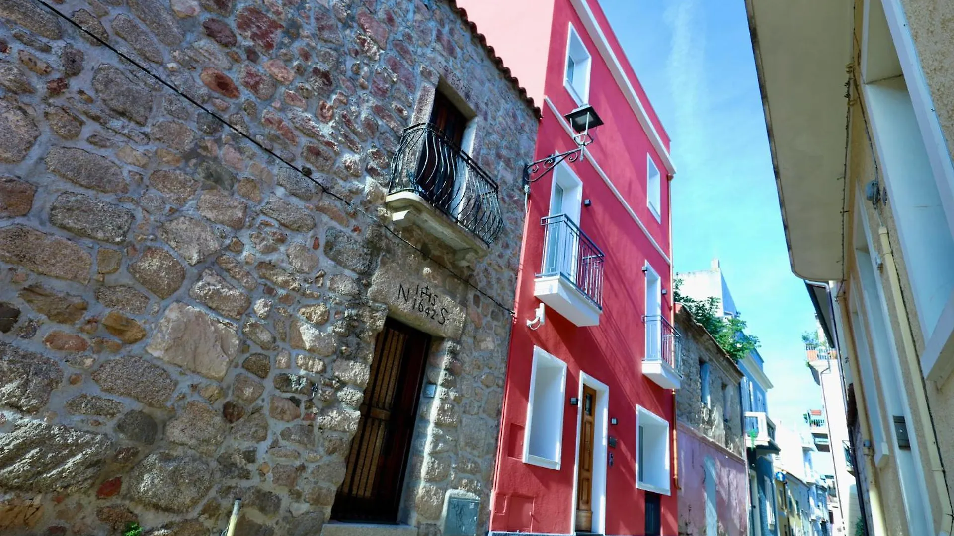 Spacious Modern Apartment In Monumental Building - Free Parking - Workspace - Historical Centre 奧爾比亞