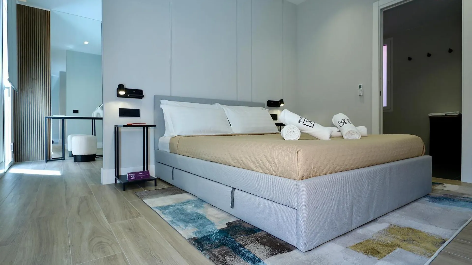 Spacious Modern Apartment In Monumental Building - Free Parking - Workspace - Historical Centre 奧爾比亞