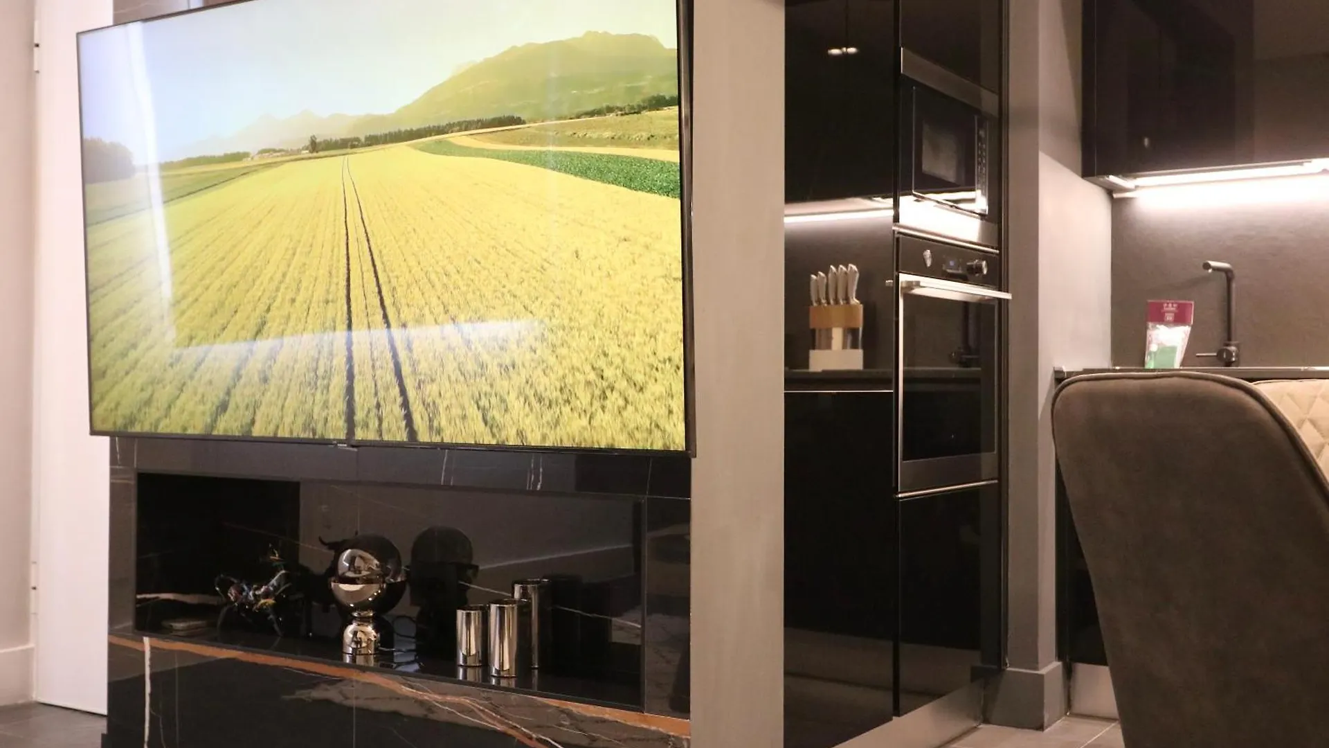 Spacious Modern Apartment In Monumental Building - Free Parking - Workspace - Historical Centre 奧爾比亞
