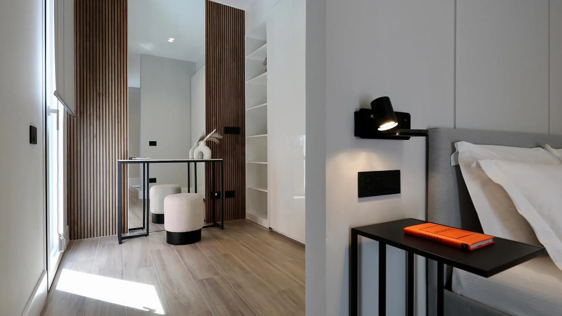 Spacious Modern Apartment In Monumental Building - Free Parking - Workspace - Historical Centre 奧爾比亞 意大利