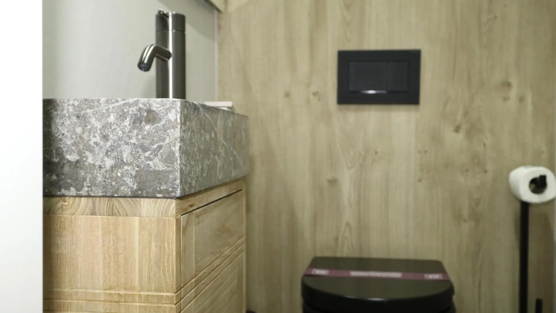 Spacious Modern Apartment In Monumental Building - Free Parking - Workspace - Historical Centre 奧爾比亞