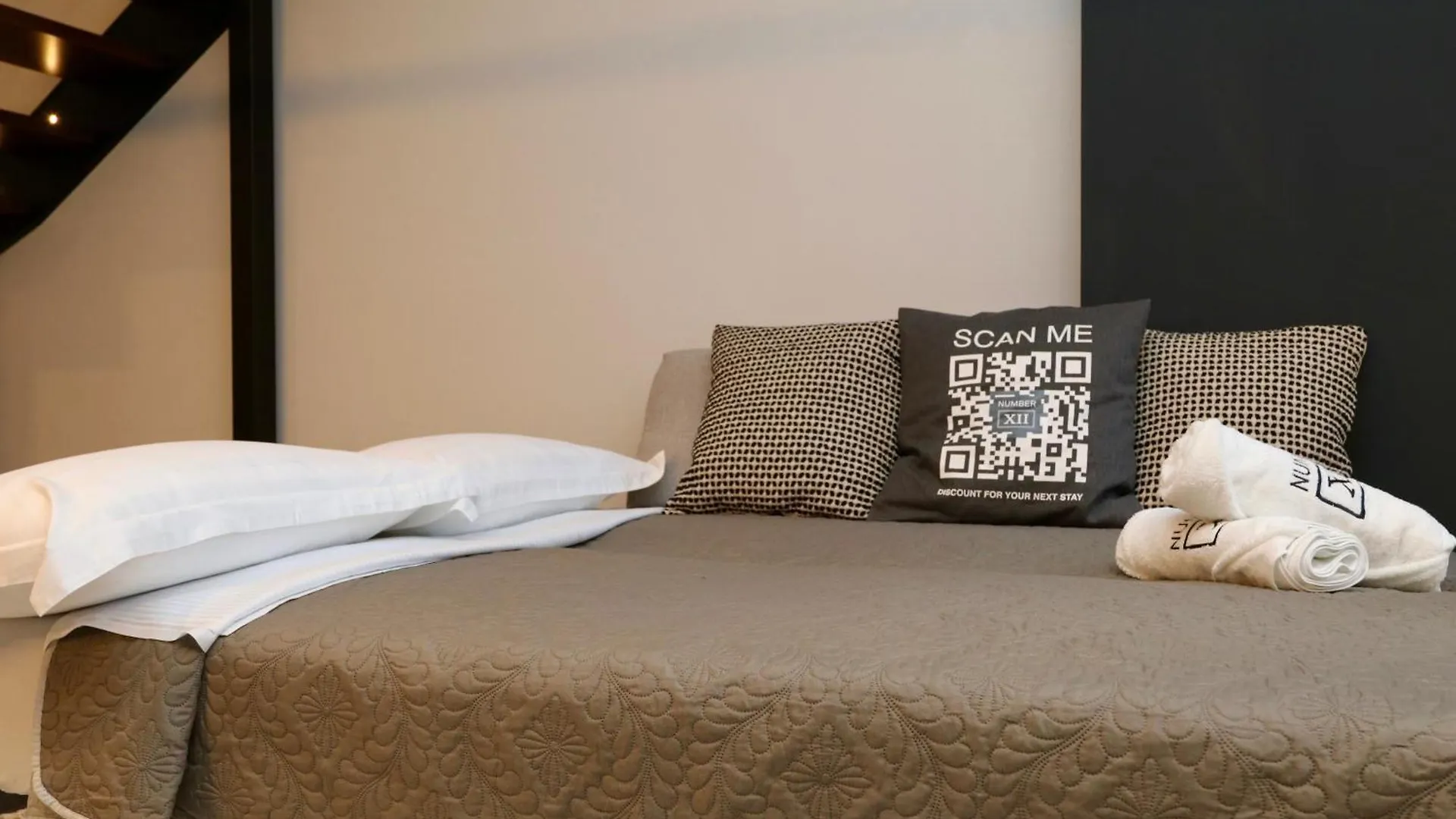 Spacious Modern Apartment In Monumental Building - Free Parking - Workspace - Historical Centre 奧爾比亞 意大利