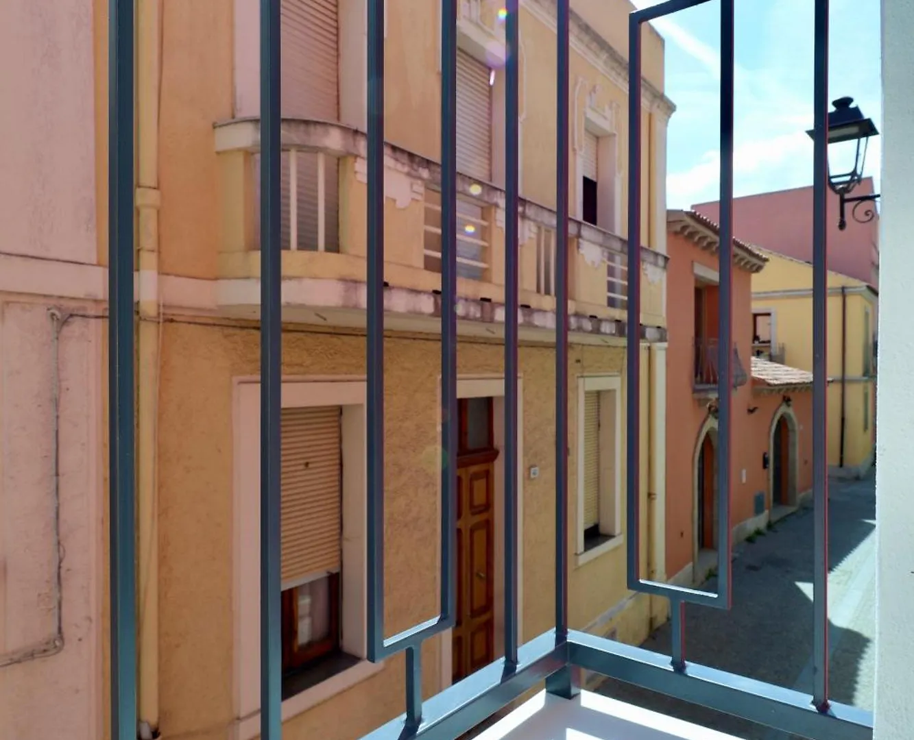Spacious Modern Apartment In Monumental Building - Free Parking - Workspace - Historical Centre 奧爾比亞