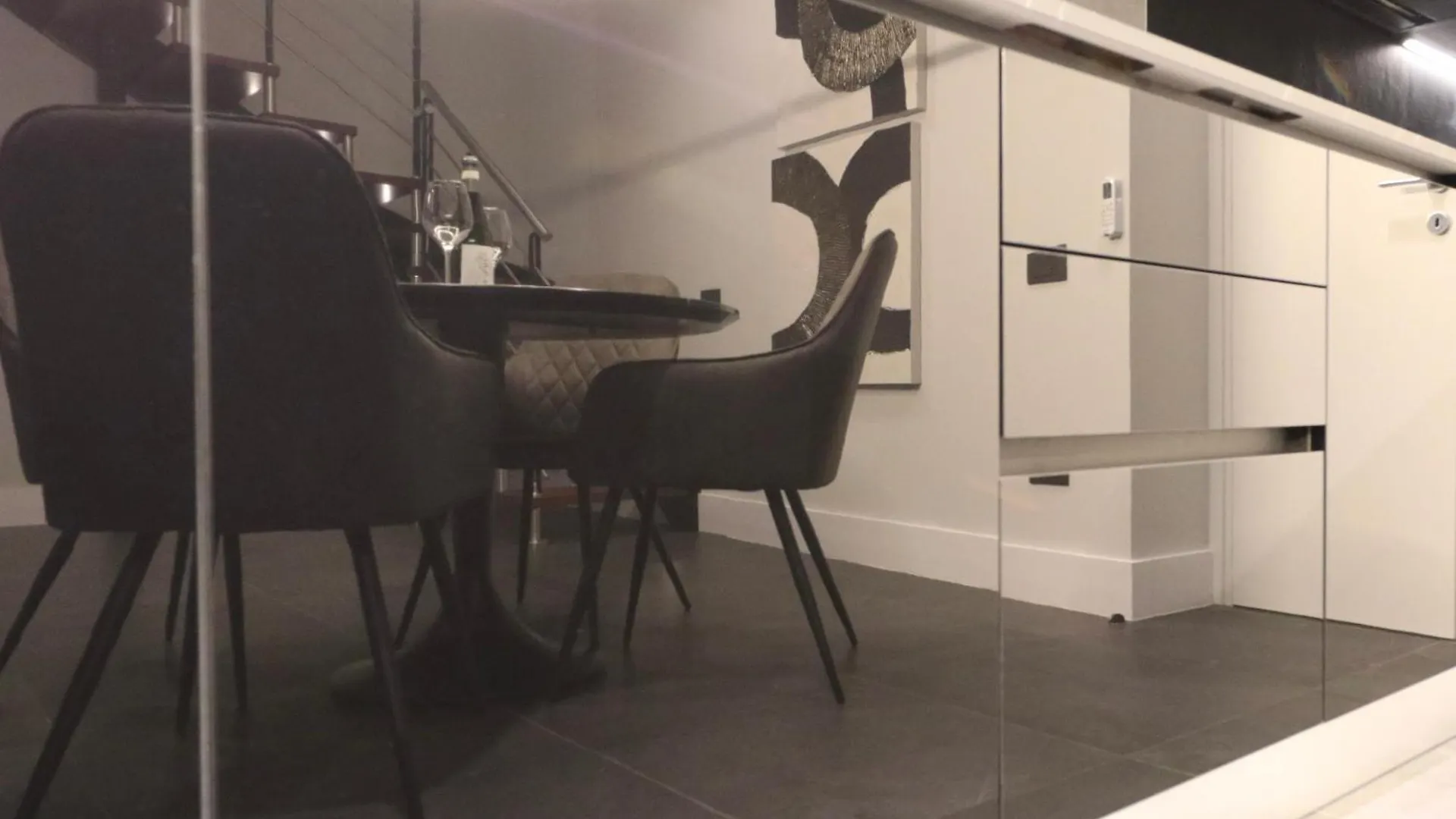 Spacious Modern Apartment In Monumental Building - Free Parking - Workspace - Historical Centre 奧爾比亞