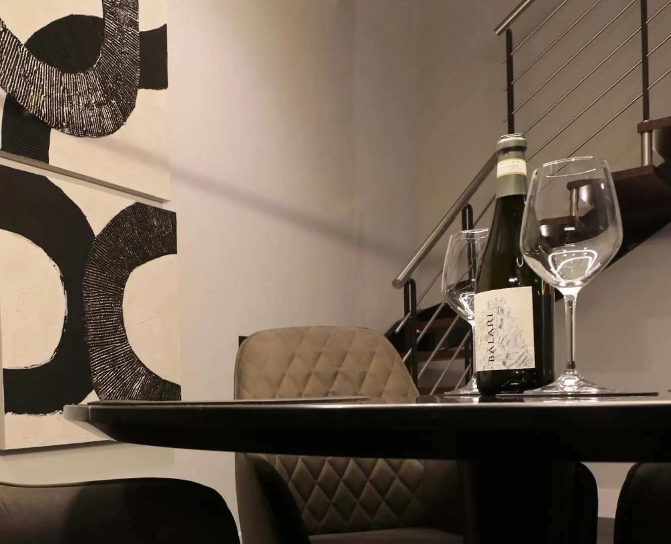Spacious Modern Apartment In Monumental Building - Free Parking - Workspace - Historical Centre 奧爾比亞 0*,