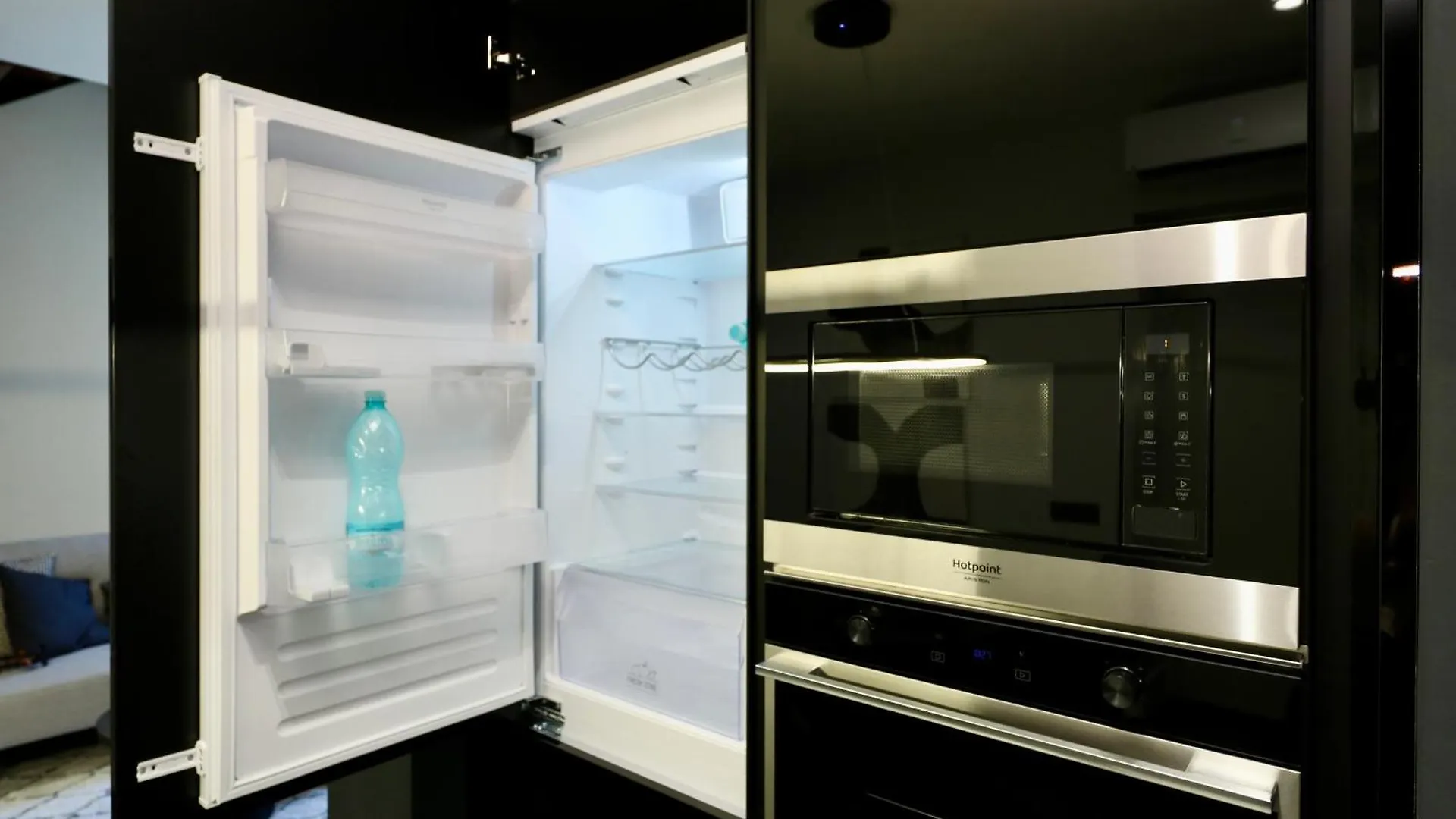 Spacious Modern Apartment In Monumental Building - Free Parking - Workspace - Historical Centre 奧爾比亞 意大利